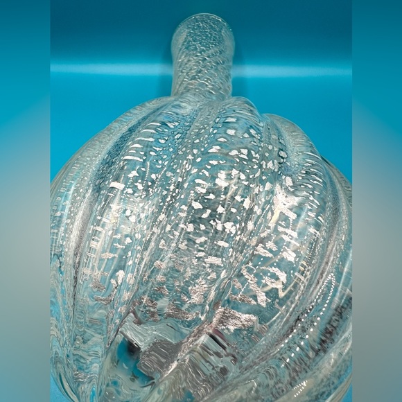 Mikasa by Kurata Handcrafted Swirl Crystal Glass White Bud Vase w/ Silver Flakes - Picture 9 of 13